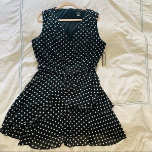 Tahari B/W polka dot Flare Faux Wrap Dress S. 16